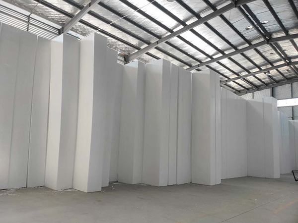EPS泡沫顆粒加工業(yè)得到了蓬勃發(fā)展